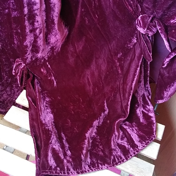 Vintage 80's look Purple Velvet Midi dress. Plus S - Picture 4 of 9